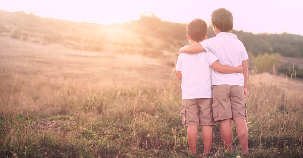 GROWING UP FREE:   Encourage Your Kids to Explore, Dream, Play, and Build&nbsp;Forts